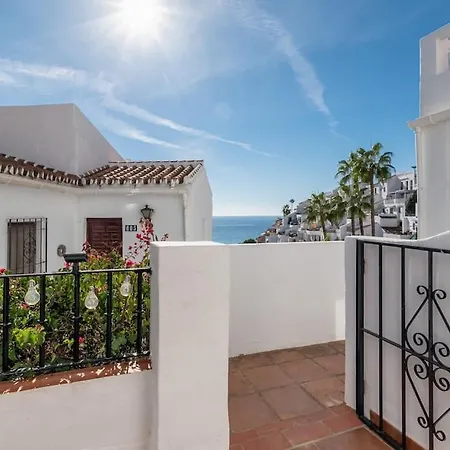 Capistrano Playa 111 아파트 *